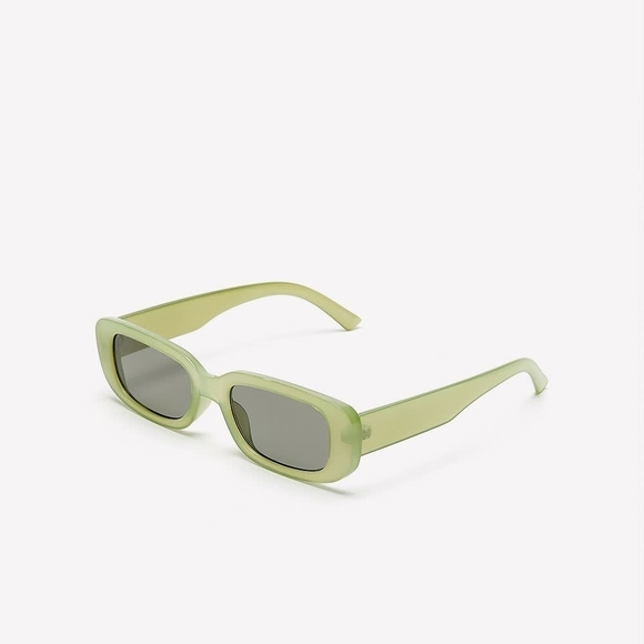 Penningtons Accessories - PENN. • Green Retro Sunglasses with Chunky Frames